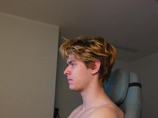 Logan Fraser webcam model stream image