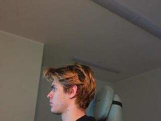 Logan Fraser webcam model stream image