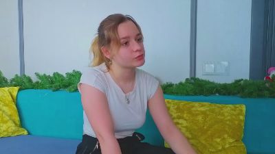 AngellaSauce webcam model stream image