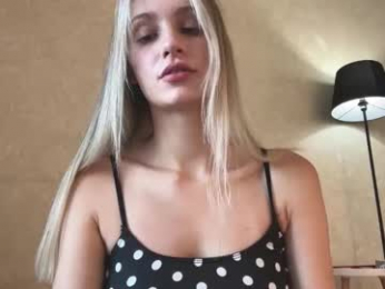 fflloowweerr webcam model stream image