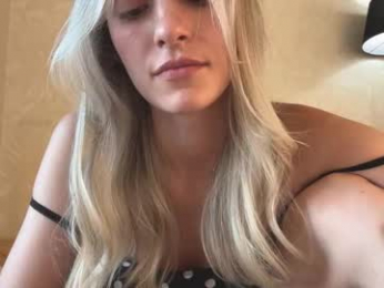 fflloowweerr webcam model stream image