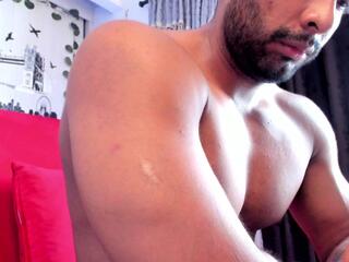 Ryann Jones webcam model stream image