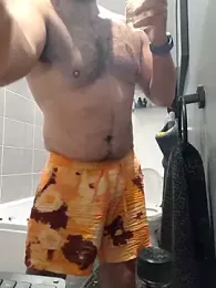 CloudyMuscleBeefy webcam stripchat model stream image