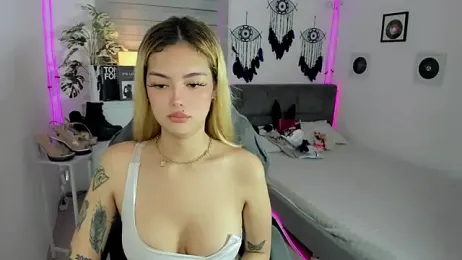 AlexandraMooree webcam model stream image