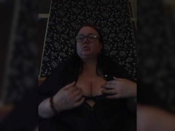 EbyLLIKA webcam model stream image