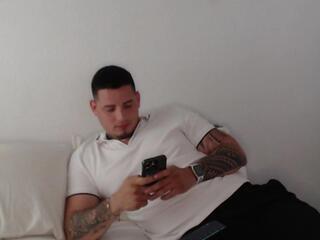 Milan Thomson webcam model stream image