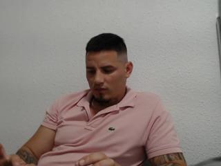 Milan Thomson webcam model stream image