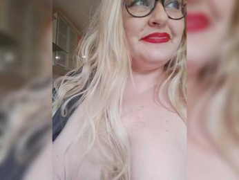 NushaMilf webcam model stream image
