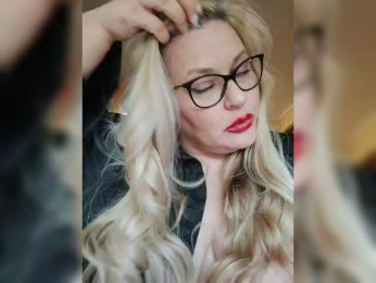 NushaMilf webcam model stream image