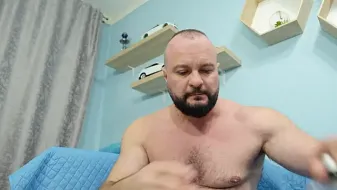 Muscle_Bear webcam model stream image