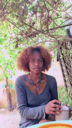 KynaFrenchy webcam model stream image