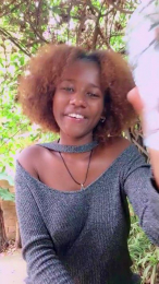 KynaFrenchy webcam model stream image