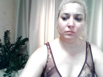 KickaIricka webcam bongacams model stream image