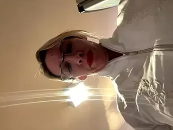 Gatitacarlita webcam model stream image