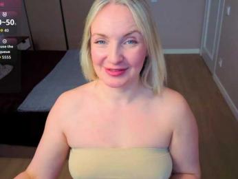 MonikaFoxys webcam bongacams model stream image