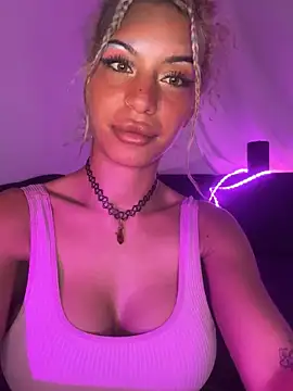 AlyssaHottv_ webcam model stream image