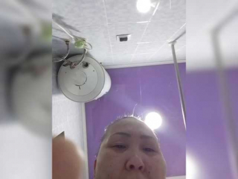F_L_I_R_T_I_N_G webcam model stream image