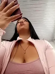 DANNA-09_ webcam model stream image