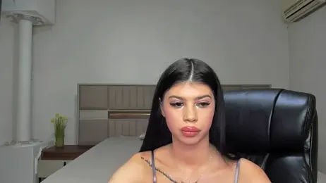 Sierra_Halle webcam model stream image