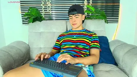 CamiiGuzmanX webcam stripchat model stream image