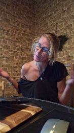 xcYola webcam model stream image