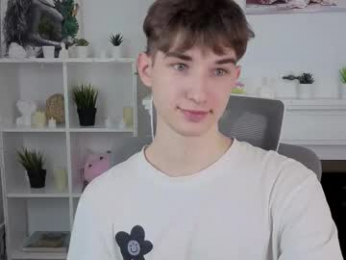 maxwellchiik webcam chaturbate model stream image