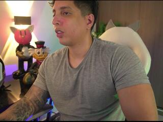 Appolo Cavill webcam model stream image