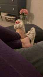 EllaLuxe webcam model stream image