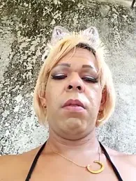 blondebitchlitle webcam model stream image