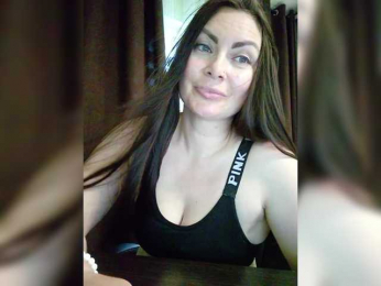 _Karolina_02 webcam bongacams model stream image