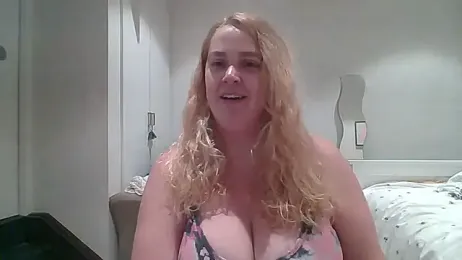GracieMoon webcam model stream image