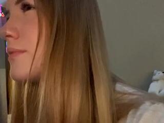 Sun Guttmann webcam flirt4free model stream image