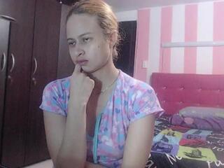 Amanda Roses webcam model stream image