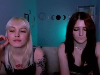 leona_light webcam model stream image