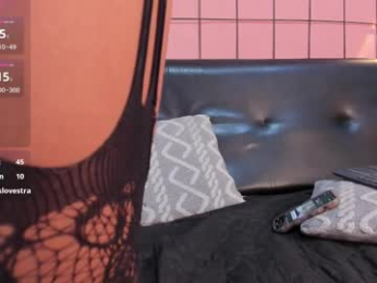 mensia_hernandez webcam model stream image