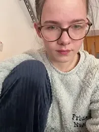 RoxiBlack webcam stripchat model stream image