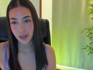 luisa-18 webcam model stream image