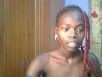 Sweet-petite webcam bongacams model stream image