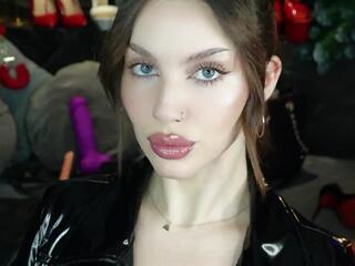 Darsy Pearly webcam model stream image