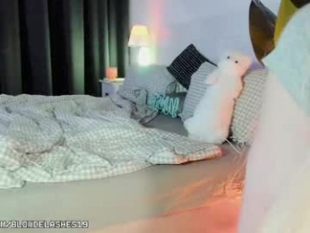 blondelashes19 webcam chaturbate model stream image