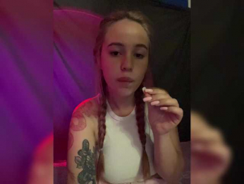 dikidii webcam bongacams model stream image