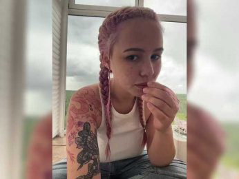 dikidii webcam bongacams model stream image