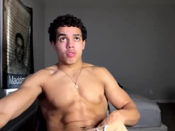 itstarzan webcam model stream image