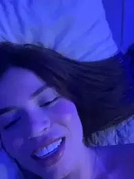 Rafaellaz webcam model stream image