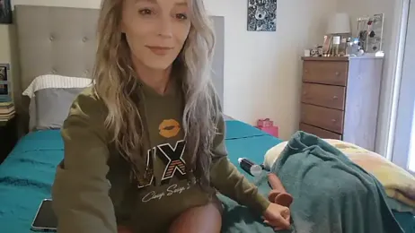 Heyitsmee33 webcam model stream image