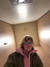 Only_April webcam model stream image