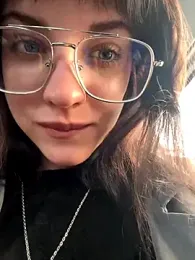 Only_April webcam model stream image