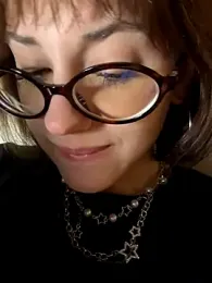 Only_April webcam model stream image