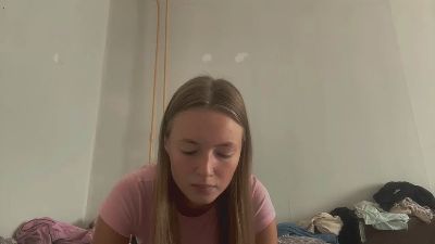 AnnettHewins webcam model stream image