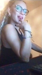 AlessiaCreed webcam model stream image